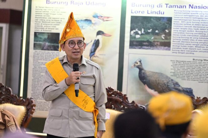 
					Menteri Kebudayaan Republik Indonesia menyampaikan arahan saat dialog pelestarian cagar budaya dan percepatan revitalisasi Taman Budaya Sulawesi Tengah di Gedung Pameran Dinas Kebudayaan Sulawesi Tengah, Palu, Selasa (30/12/25). FOTO: istimewa