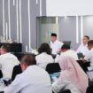 Menteri Agraria dan Tata Ruang/Kepala Badan Pertanahan Nasional (ATR/BPN) Nusron Wahid (tengah) memberikan arahan saat memimpin Rapat Pimpinan (Rapim) Kementerian ATR/BPN di Jakarta, Rabu (14/01/26). FOTO: istimewa