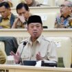 Menteri Agraria dan Tata Ruang/Kepala Badan Pertanahan Nasional (ATR/BPN) Nusron Wahid menyampaikan penjelasan dalam Rapat Kerja dan Rapat Dengar Pendapat bersama Komisi II DPR RI di Gedung DPR RI, Jakarta, Senin (19/01/26). FOTO: istimewa