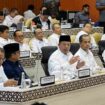 Menteri Agraria dan Tata Ruang/Kepala BPN menyampaikan paparan dalam rapat kerja bersama Tim Panitia Khusus DPR RI terkait penyelesaian konflik agraria di Jakarta. FOTO: istimewa