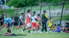 Sejumlah pemain muda mengikuti seleksi pemain Celebest FC di Lapangan PS Silat Silae, Kota Palu, Selasa (13/01/26). FOTO: netiz.id (akib)