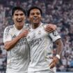 Dua pemain Real Madrid merayakan gol ke gawang Atletico Madrid dalam laga semifinal Piala Super Spanyol 2025–2026 di Kota Olahraga Raja Abdullah, Jeddah, Jumat (09/01/26). FOTO: (IG) realmadrid