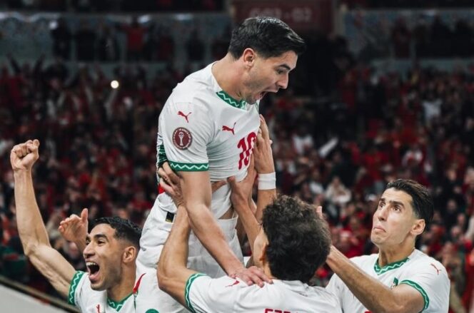 
					Para pemain Maroko merayakan gol ke gawang Kamerun dalam laga perempat final Piala Afrika (AFCON) 2025–2026 di Stade Prince Moulay Abdallah, Rabat, Sabtu (10/01/26) dini hari WIB. FOTO: (IG) B Diaz