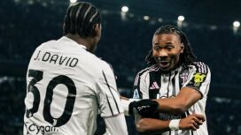 Dua pemain Juventus, Jonathan David (kiri) dan Weston McKennie, merayakan gol saat menghadapi Cremonese pada lanjutan Serie A pekan ke-20 di Allianz Stadium, Turin, Selasa (13/01/26) dini hari WIB. FOTO: (IG) juventus