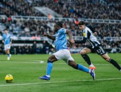 Manchester City Bungkam Newcastle 2-0, Tiket Final Piala EPL di Depan Mata