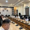 Rapat Dengar Pendapat (RDP) Komisi I DPRD Provinsi Sulawesi Tengah bersama perangkat daerah dan lembaga terkait membahas penganggaran honorarium Komisioner KPID dan Komisi Informasi Tahun Anggaran 2026 di Ruang Rapat Baruga DPRD Provinsi Sulawesi Tengah, Rabu (14/01/26). FOTO: istimewa