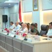 Wakil Gubernur Sulawesi Tengah, Reny A. Lamadjido, memimpin High Level Meeting Tim Pengendalian Inflasi Daerah (TPID) dan TP2DD Provinsi Sulawesi Tengah di Ruang Polibu, Rabu (14/01/26). FOTO: istimewa