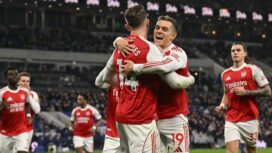 Pemain Arsenal merayakan gol ke gawang Chelsea pada leg pertama semifinal Piala EFL di Stamford Bridge, London, Kamis (15/01/26) dini hari WIB. FOTO: (IG) arsenal