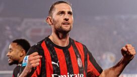 Gelandang AC Milan, Adrien Rabiot merayakan golnya ke gawang Como pada laga tunda pekan ke-20 Serie A Italia 2025–2026 di Stadio Giuseppe Sinigaglia, Jumat (16/01/26) dini hari WIB. FOTO (IG) acmilan