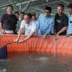 Gubernur Sulawesi Tengah Anwar Hafid meninjau langsung budidaya ikan air tawar di Kampung Mpanau, Kecamatan Sigi Biromaru, Kabupaten Sigi, Jumat (16/01/26). FOTO: istimewa