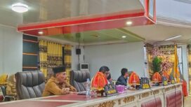 Wakil Bupati Donggala, Taufik M. Burhan (kiri), menghadiri rapat paripurna DPRD Kabupaten Donggala dengan agenda pembentukan Panitia Khusus (Pansus) I pembahasan manajemen aset daerah tahun 2024, di ruang sidang utama DPRD Donggala, Senin (19/01/26). FOTO: FN