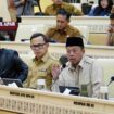 Menteri Agraria dan Tata Ruang/Kepala BPN Nusron Wahid menyampaikan penjelasan saat Rapat Kerja dan Rapat Dengar Pendapat (RDP) bersama Komisi II DPR RI di Gedung Nusantara DPR RI, Jakarta, Senin (19/01/26). FOTO: istimewa