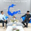 Gubernur Sulawesi Tengah, Anwar Hafid menerima audiensi Manager PLN UP3 Palu di ruang kerjanya. FOTO: istimewa