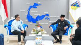 Gubernur Sulawesi Tengah, Anwar Hafid menerima audiensi Manager PLN UP3 Palu di ruang kerjanya. FOTO: istimewa