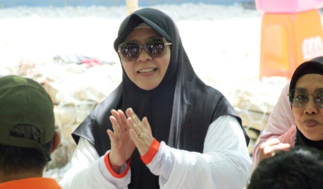 
					Bunda Wiwik, Ketua Bidang Perempuan dan Keluarga DPW PKS Sulawesi Tengah. FOTO: hnf