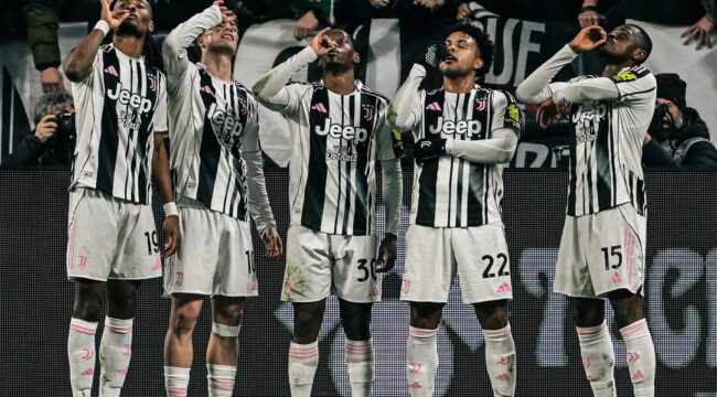 Pemain Juventus melakukan selebrasi setelah mencetak gol ke gawang Napoli pada laga Serie A di Allianz Stadium, Turin. FOTO: (IG) @juventus