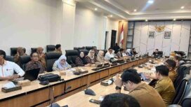 Badan Pembentukan Peraturan Daerah (Bapemperda) DPRD Provinsi Sulawesi Tengah menggelar rapat kerja pembahasan Rancangan Peraturan Daerah (Ranperda) Tahun 2026 bersama Organisasi Perangkat Daerah (OPD) dan Tenaga Ahli, di Ruang Baruga Lantai III, Gedung B DPRD Provinsi Sulawesi Tengah, Palu, Senin (26/01/26). FOTO: Humas Set.DPRD SULTENG 