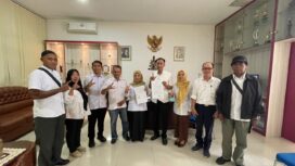Penyerahan Berita Acara Pengalihan Hak Cipta aplikasi IPPUSSULTENG dari pencipta kepada Dinas Perpustakaan dan Kearsipan Provinsi Sulawesi Tengah, disaksikan jajaran pejabat, pustakawan, dan staf Dispusaka Sulteng di Palu, Rabu (07/01/26). FOTO: istimewa