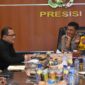 Ketua Pansus Konflik Agraria Sawit DPRD Sulawesi Tengah Moh. Nurmansyah Bantilan saat melakukan koordinasi dengan Wakapolda Sulteng Brigjen Pol. Helmy Kwarta Kusuma Putra di Mapolda Sulteng, Palu. FOTO: Humas DPRD Sulteng 