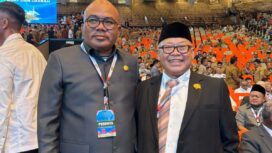 Ketua DPRD Provinsi Sulawesi Tengah, H. Mohammad Arus Abdul Karim (kanan), bersama salah satu peserta Rakornas saat menghadiri Rapat Koordinasi Nasional Pemerintah Pusat dan Pemerintah Daerah yang dipimpin Presiden Republik Indonesia di Bogor, Senin (02/02/26). FOTO: Humas DPRD Sulteng 