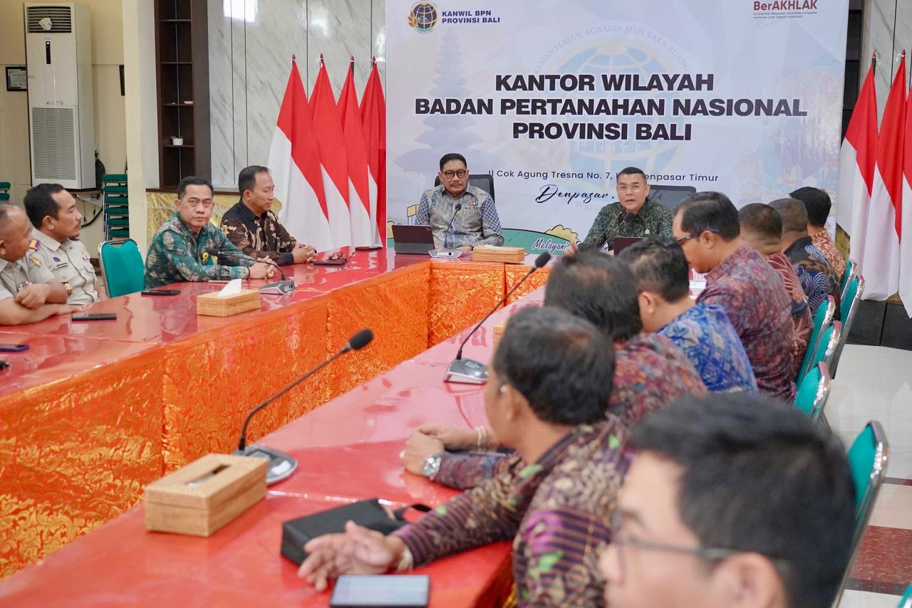 Wamen Ossy Dermawan