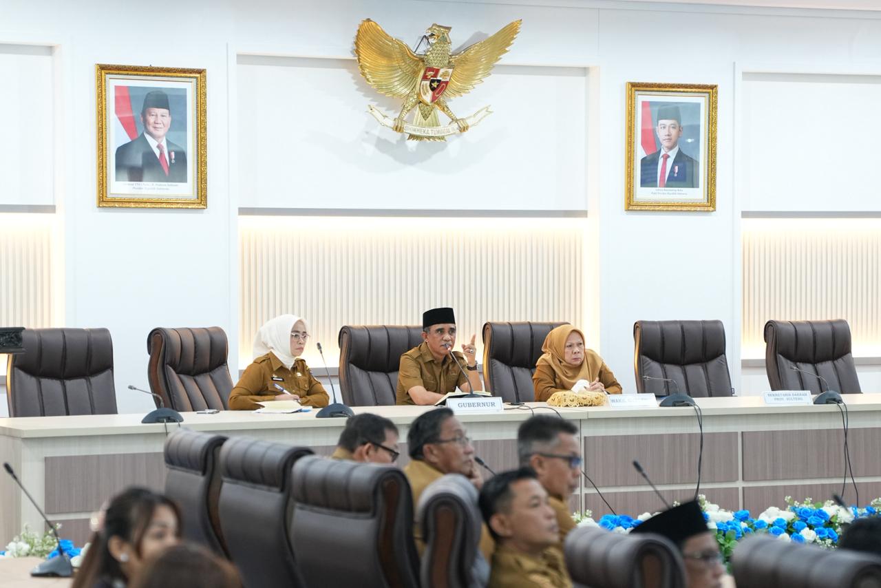 Gubernur Anwar Hafid