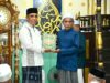 Safari Ramadan di Sigi, Gubernur Sulteng Serahkan Bantuan Masjid dan Wakaf Al-Qur’an