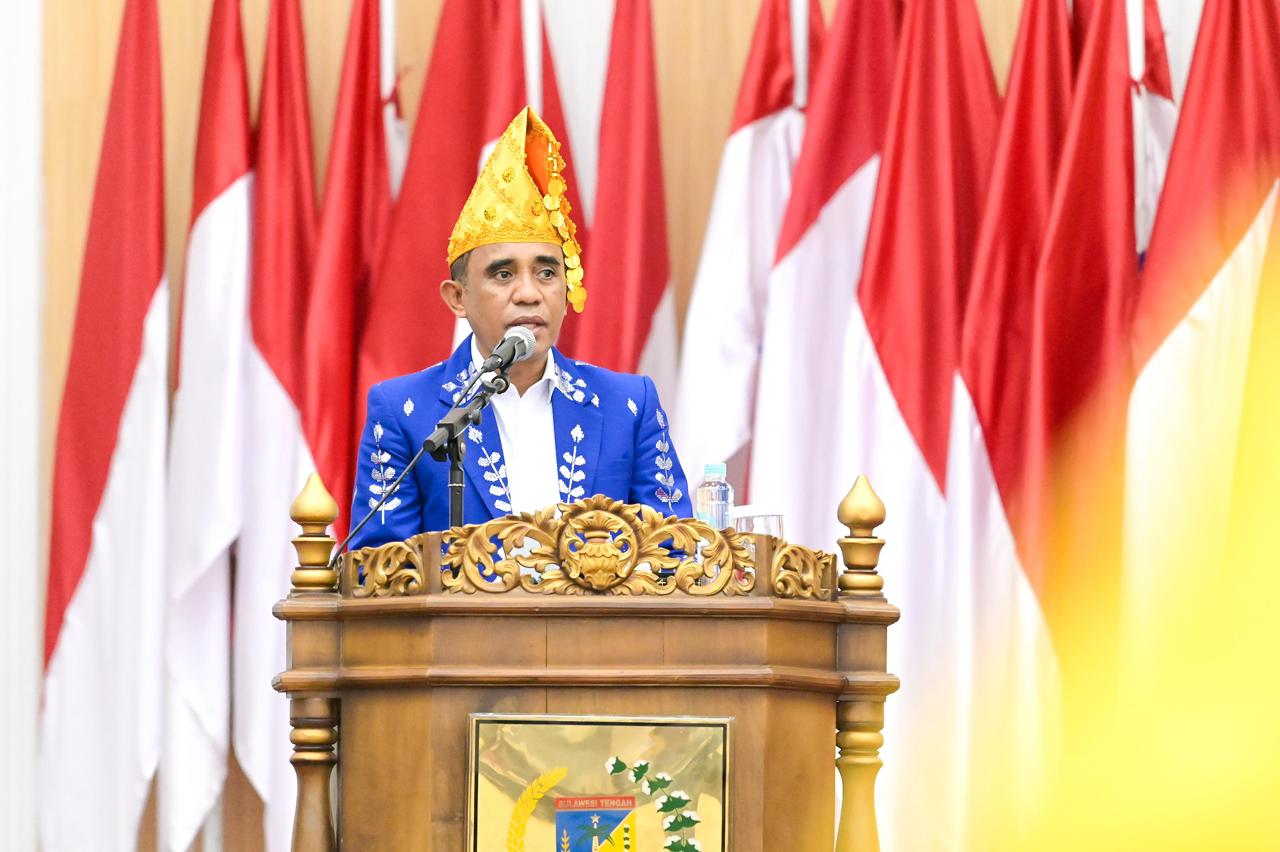 Gubernur Anwar Hafid