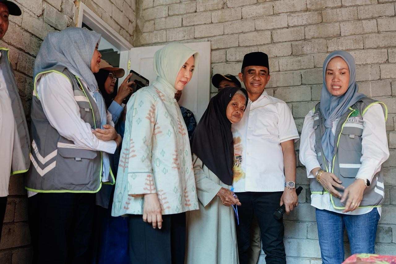 Gubernur Anwar Hafid
