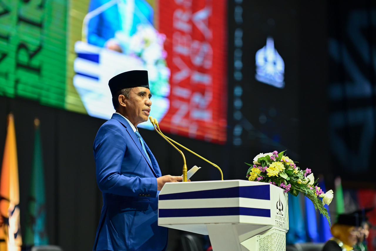 Gubernur Anwar Hafid