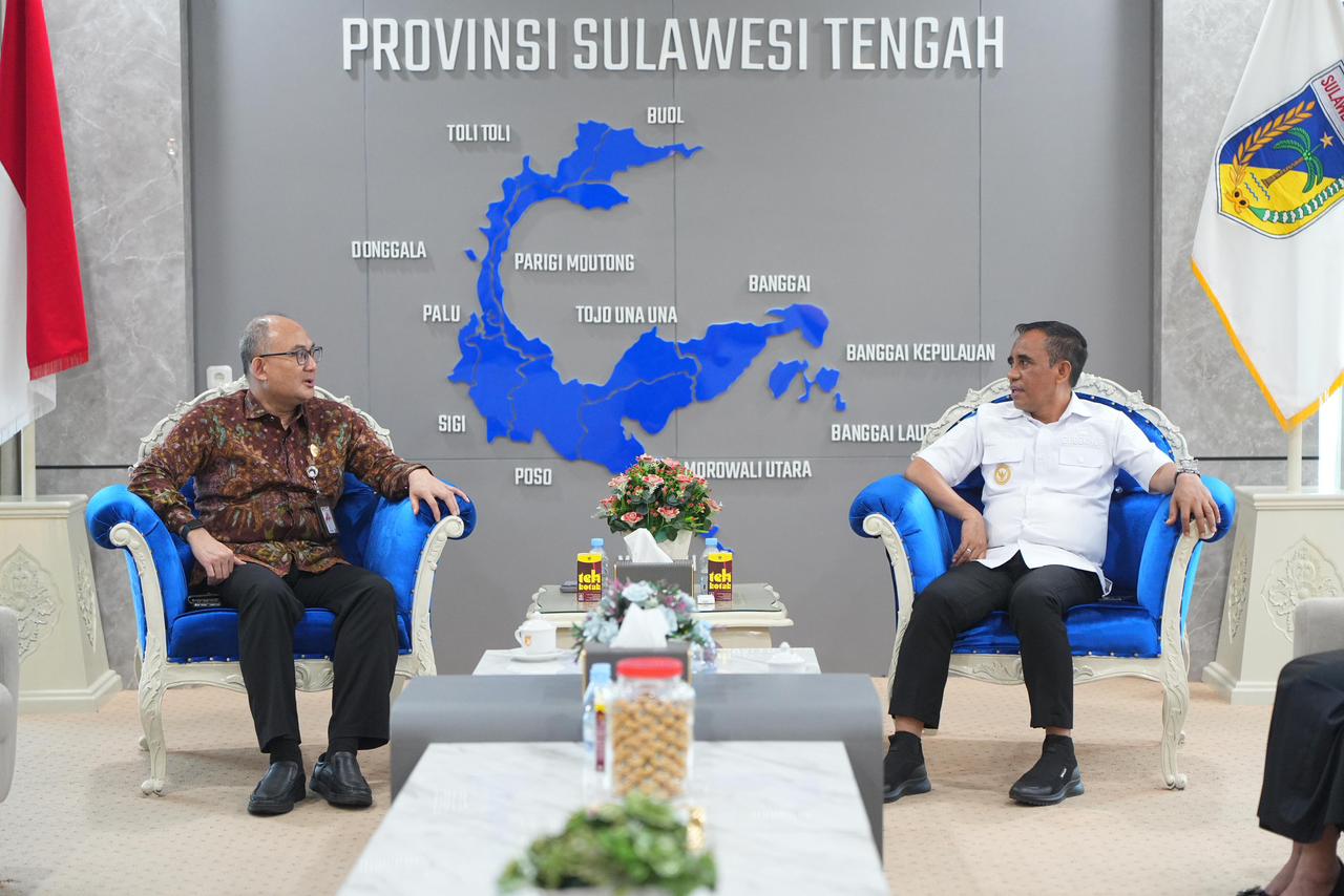 Gubernur Anwar Hafid