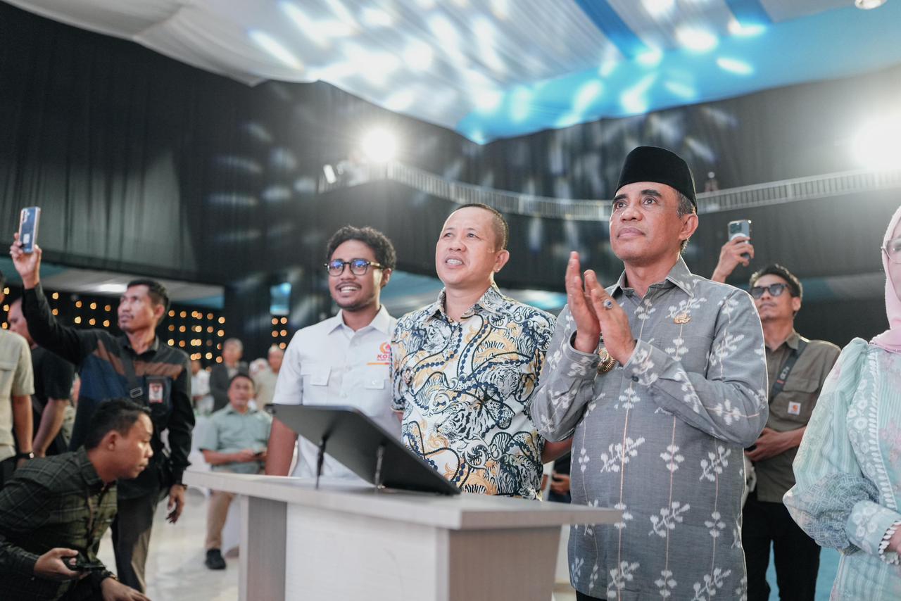 Gubernur Anwar Hafid