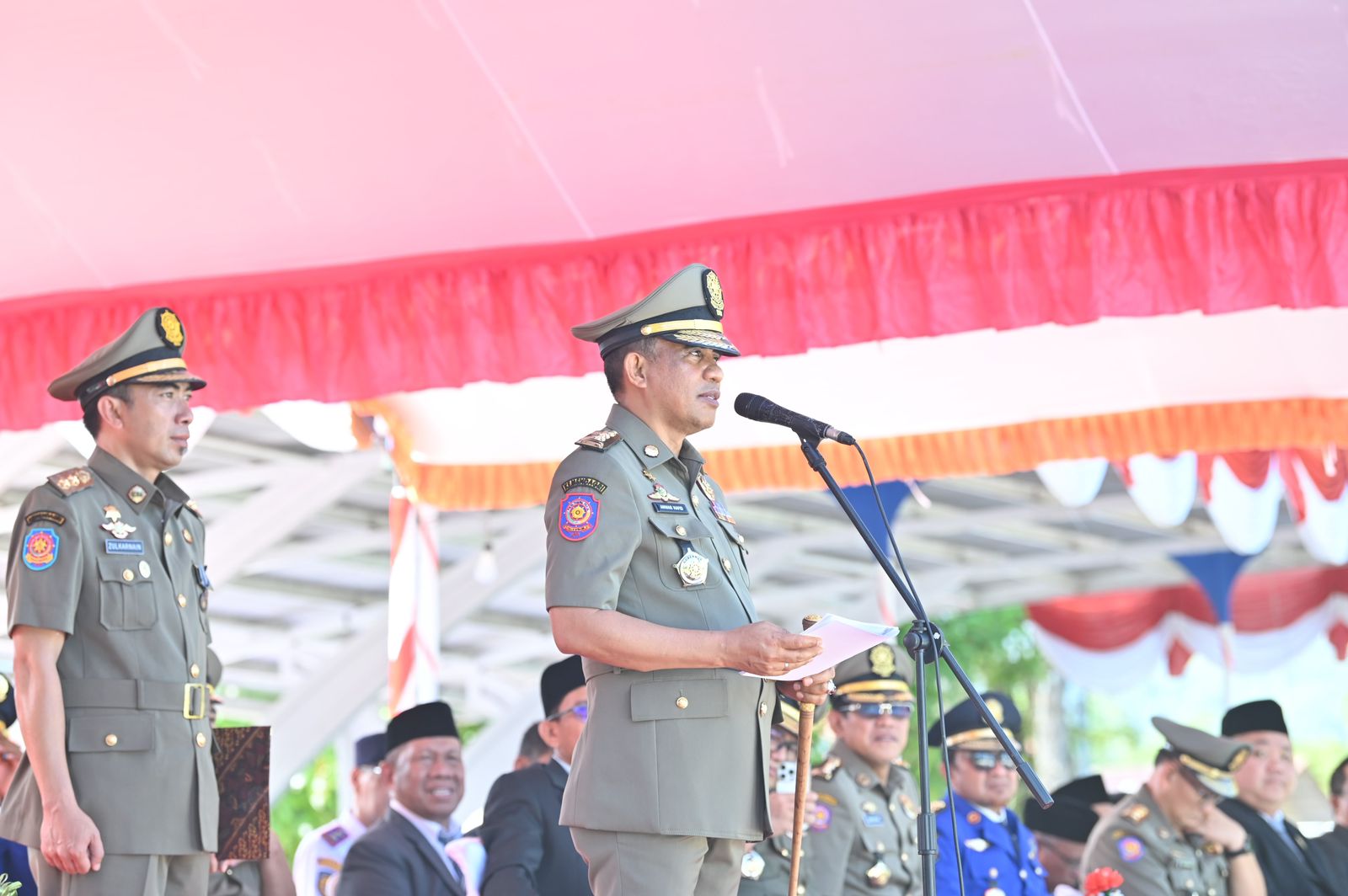 Gubernur Anwar Hafid