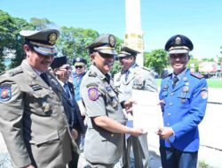 Gubernur Anwar Hafid Berikan Penghargaan pada Puncak HUT Damkar, Satpol PP, dan Satlinmas di Tolitoli